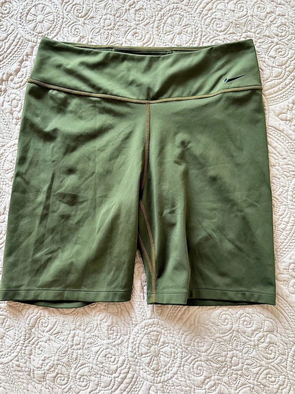 Nike One High-Waisted Biker Shorts in Green